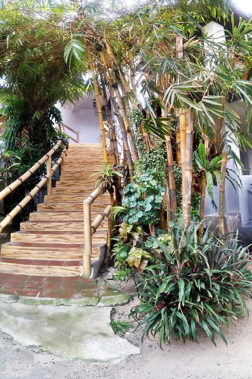 Bamboo Bungalows Resthouse Balabag  Eksteriør bilde