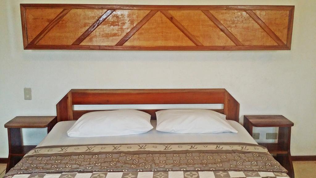 Bamboo Bungalows Resthouse Balabag  Rom bilde