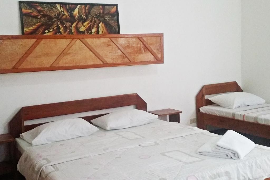 Bamboo Bungalows Resthouse Balabag  Rom bilde